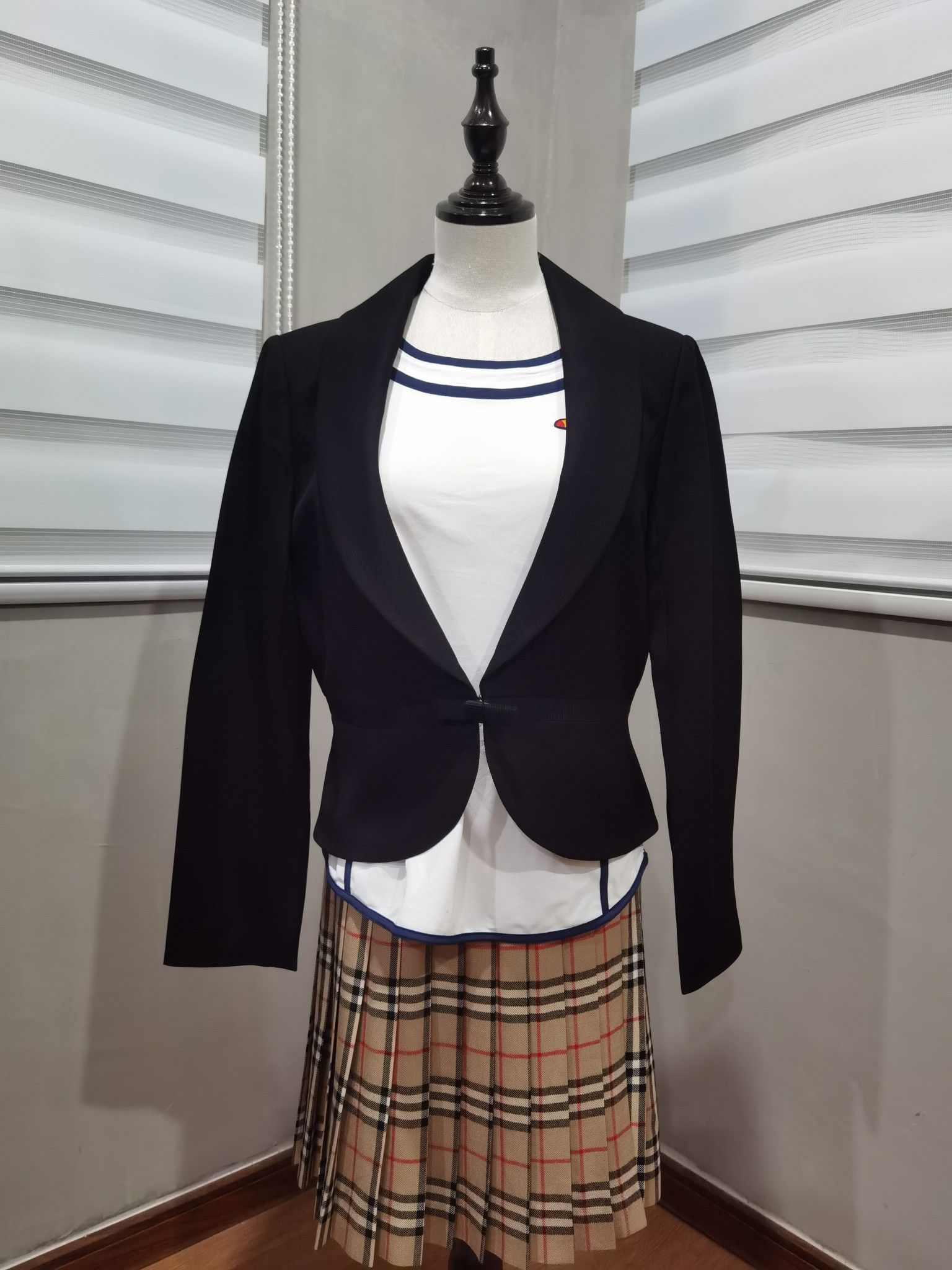 Givenchy GIVENCHY HI FORMAL designer BLAZER XS 7080 Size XS / US 0-2 / IT 36-38 - 2 Thumbnail