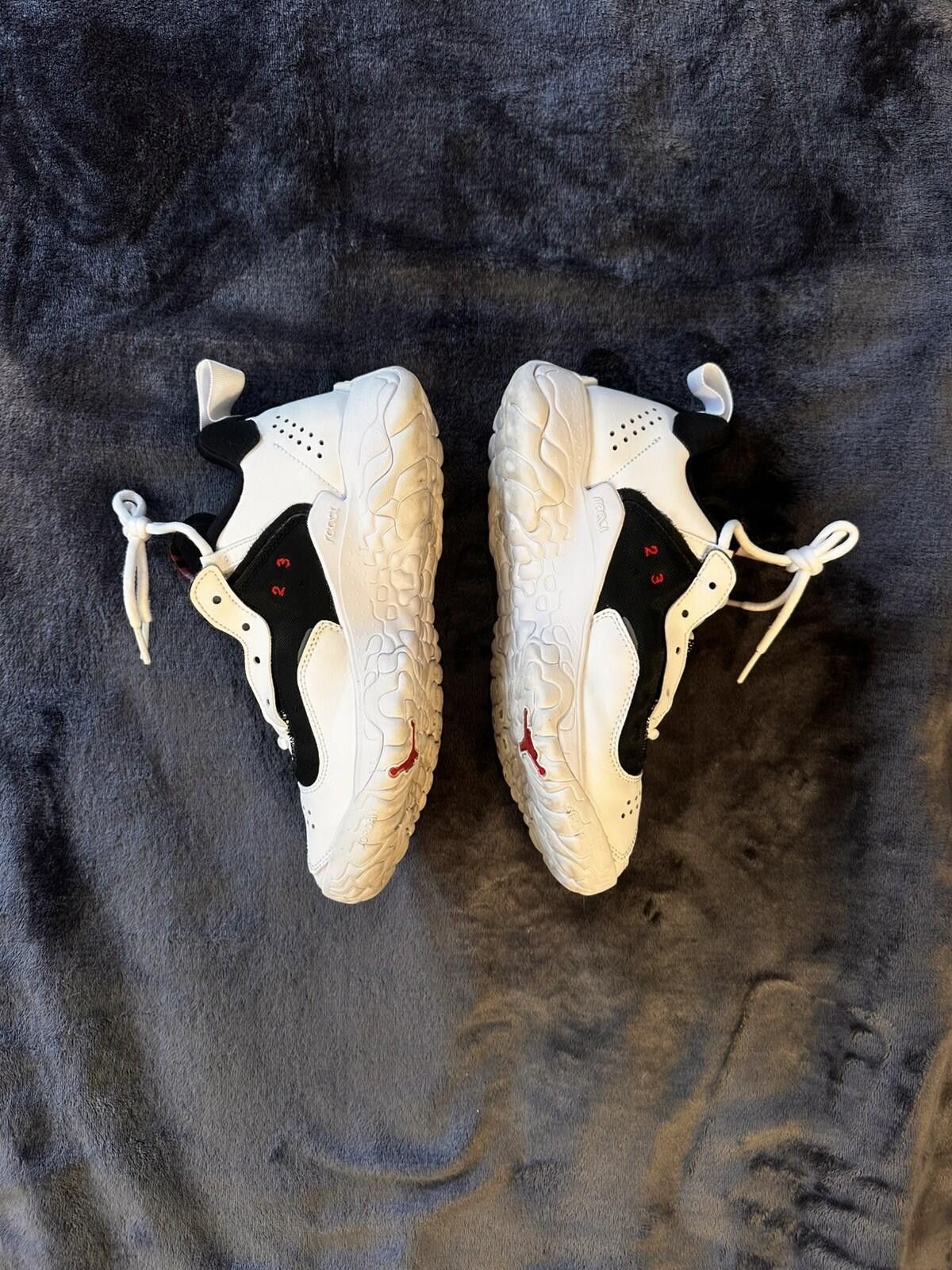 Jordan Brand Jordan Delta 2 React M 7.5 / W9 CV8121-011 Chicago Bulls Size US 7.5 / EU 40-41 - 3 Thumbnail