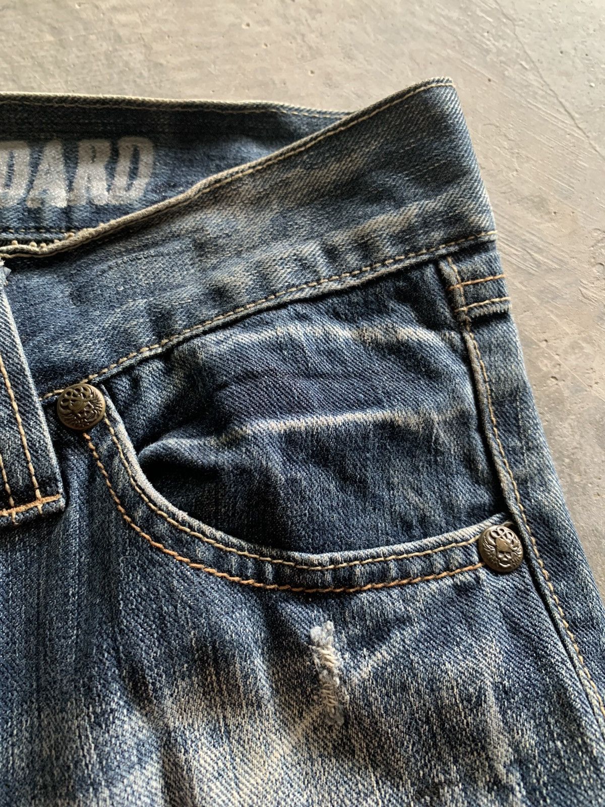 20471120 Y2K i6w9 style poem flare washed denim with paint design Size 31" - 10 Thumbnail