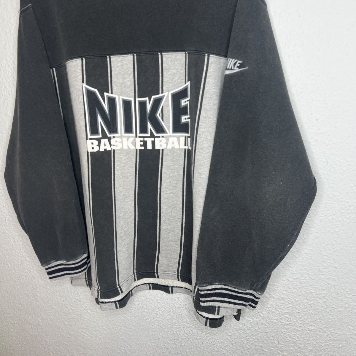 Nike Vintage 90s Nike Sweatshirt Basketball Striped Spellout Logo Size US XL / EU 56 / 4 - 3 Thumbnail