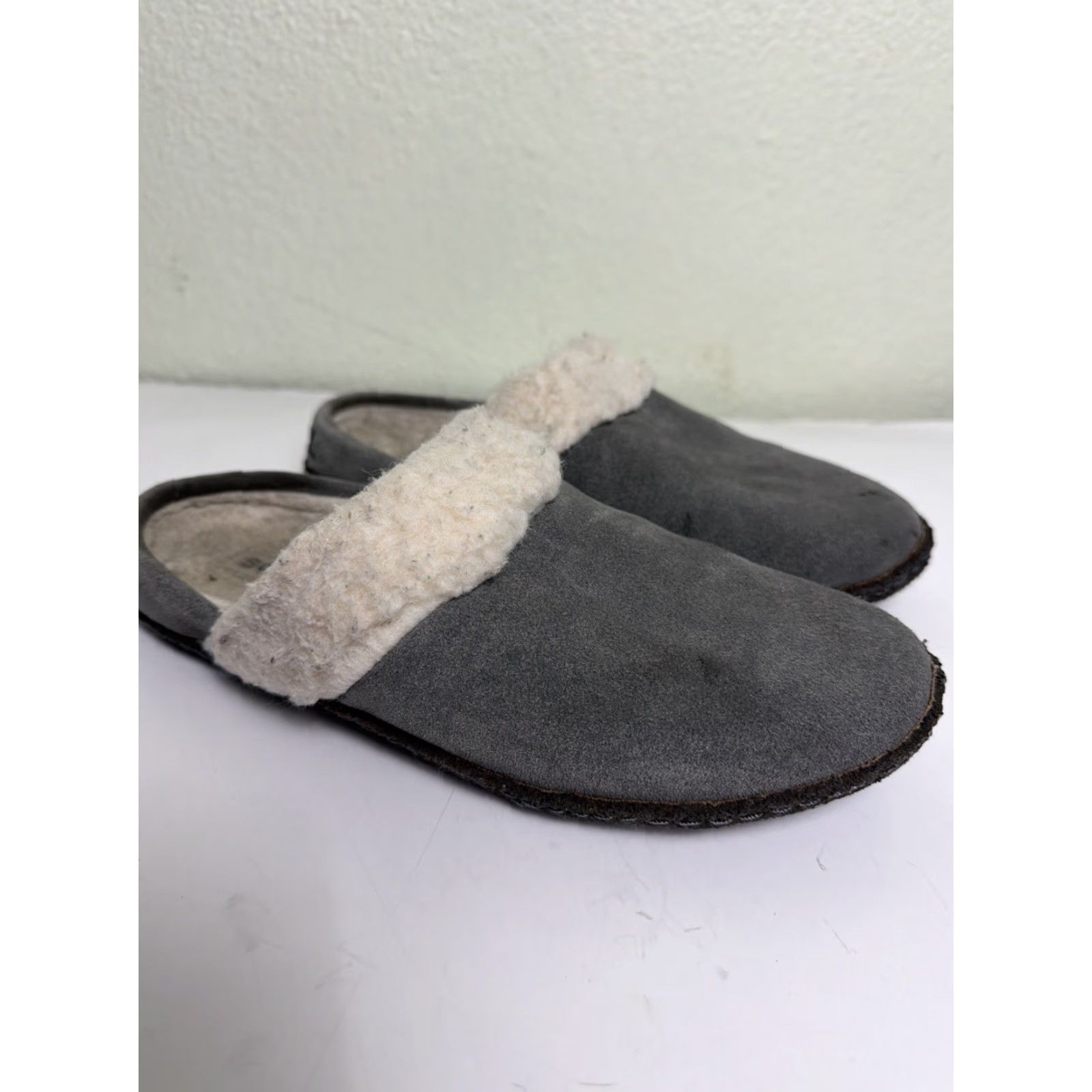 SOREL VINTAGE Sorel Nakiska Slippers Gray Suede/Faux Shearling Slide Women’s UK7 US9 Mens? Size US 7 / IT 37 - 2 Thumbnail