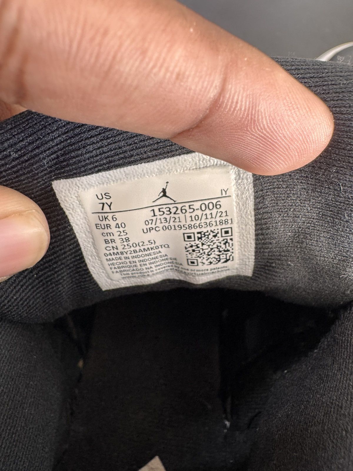 Jordan Brand Air Jordan 12 Playoffs Size 7Y (2022) Size US 7 / EU 40 - 9 Thumbnail