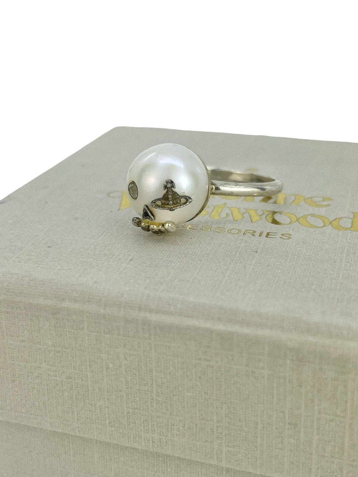 Vivienne Westwood 925 Pearl Skull Orb Ring Size ONE SIZE - 7 Thumbnail
