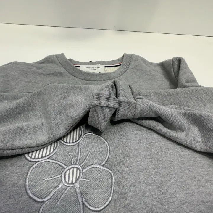 Thom Browne Thom Browne Gray Floral Embroidered Sweatshirt -2507 Size US S / EU 44-46 / 1 - 5 Thumbnail