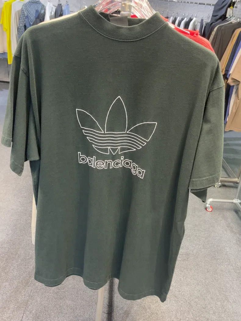Balenciaga Balenciaga Brand Logo Letter Printed Crewneck Short Sleeve Size US S / EU 44-46 / 1 - 1 Thumbnail