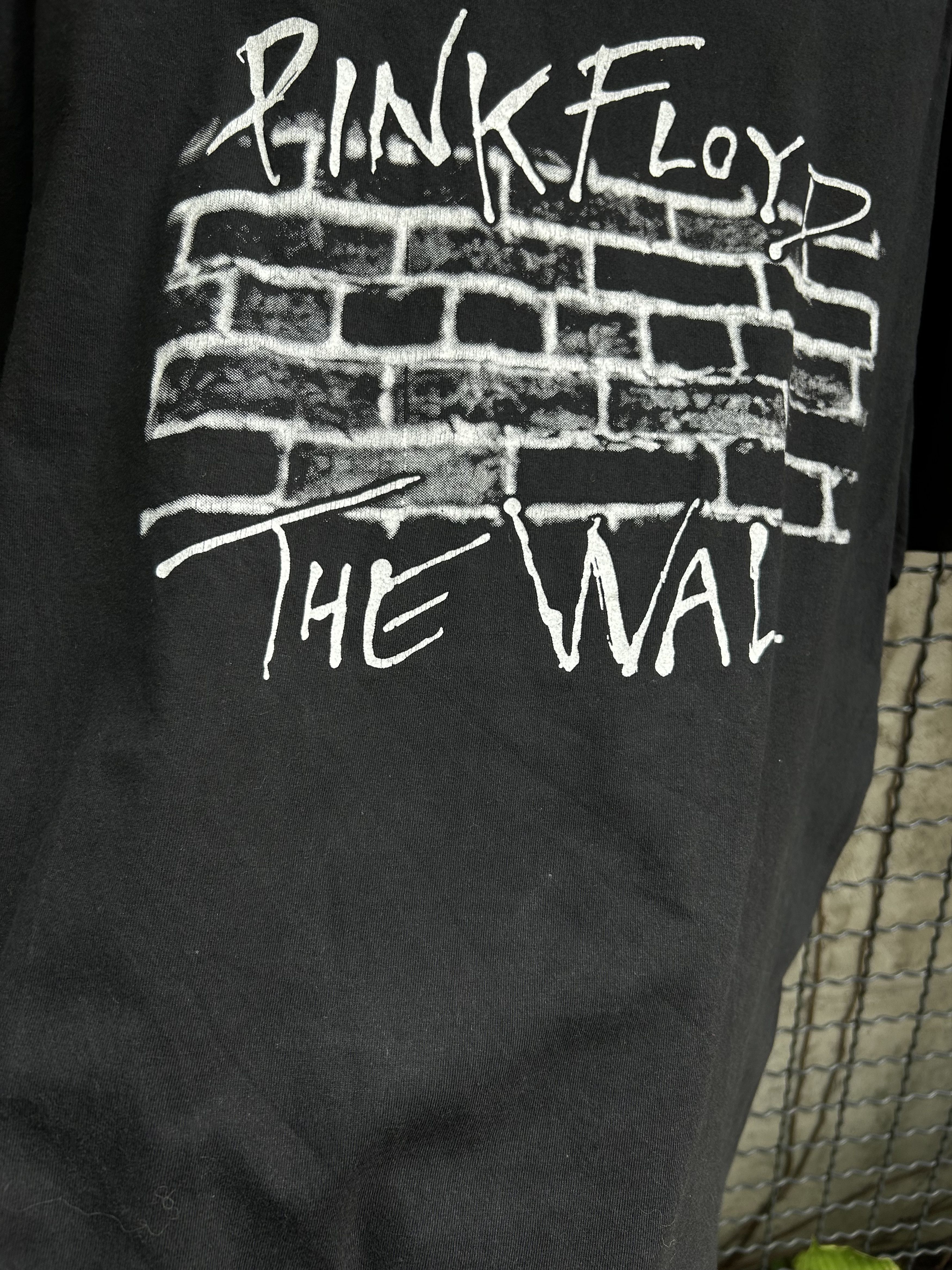 Band Tees Vintage 90s Pink Floyd The Wall Rock Band T-shirt Size US L / EU 52-54 / 3 - 11 Thumbnail