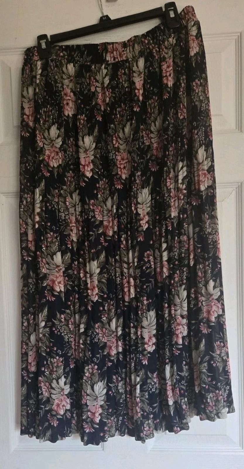 Other Sag Harbor Navy Pink Floral Pull-on Pleated Skirt Womens Lar Size 36" / US 14 / IT 50 - 7 Thumbnail