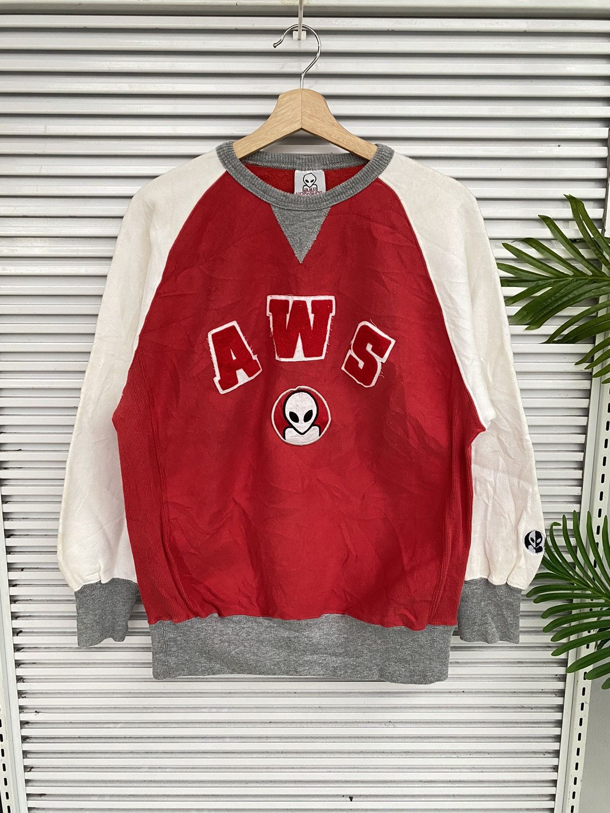 image of Vintage Alien Workshops Skateboard / Birdhouse Serial Killer in Red/White, Men's (Size Large)