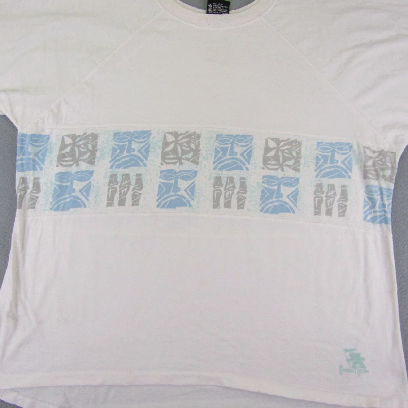 Gotcha VINTAGE Gotcha Shirt Mens Large White Blue Hawaiian Tribal Single Stitch 90s T-Shirt Clothing Mens L White Blue 90s Hawaiian Tribal Gotcha Shirt Size US L / EU 52-54 / 3 - 4 Thumbnail