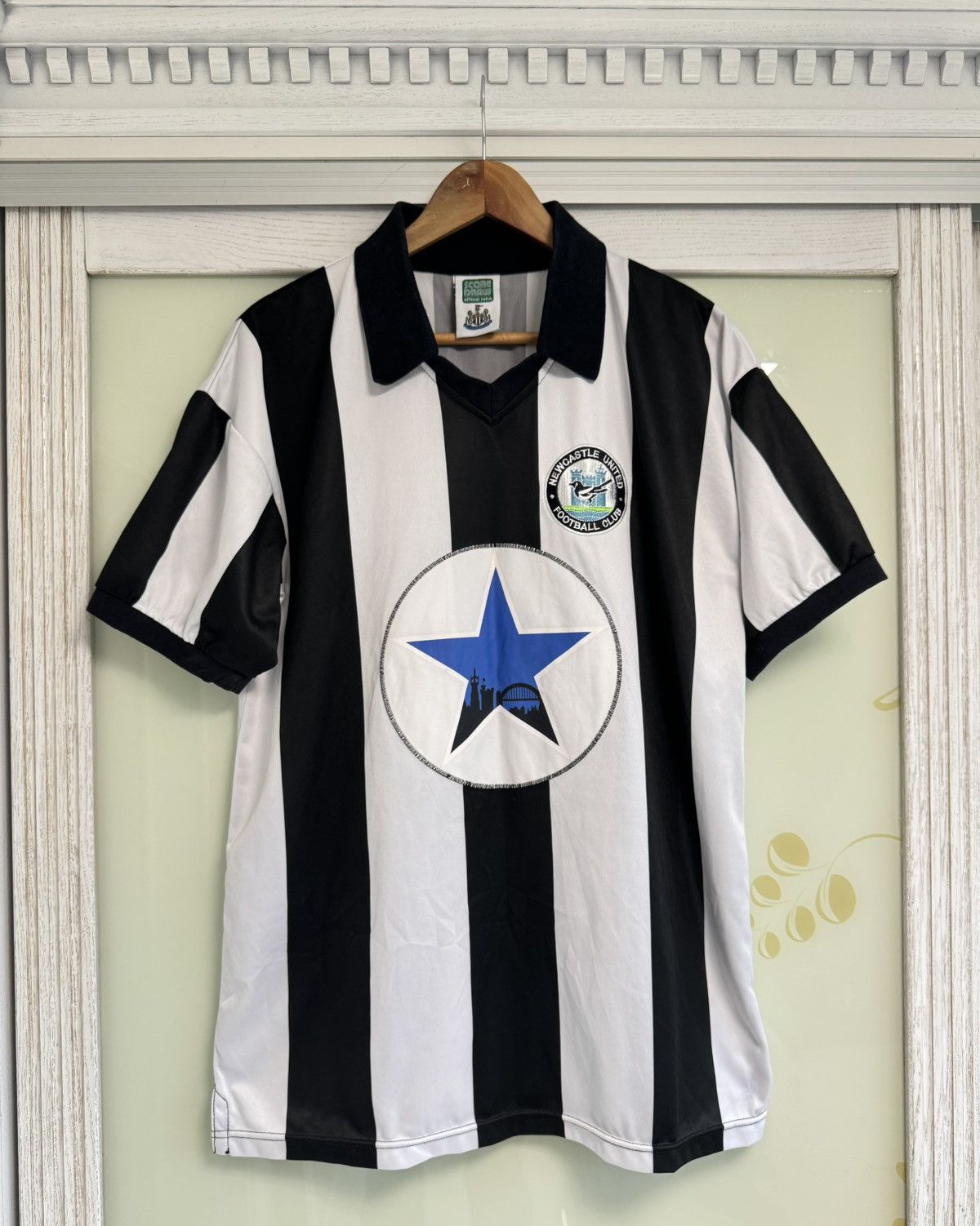 Vintage Vintage Newcastle United 1982 Score Draw Soccer Jersey Shirt Size US L / EU 52-54 / 3 - 1 Thumbnail