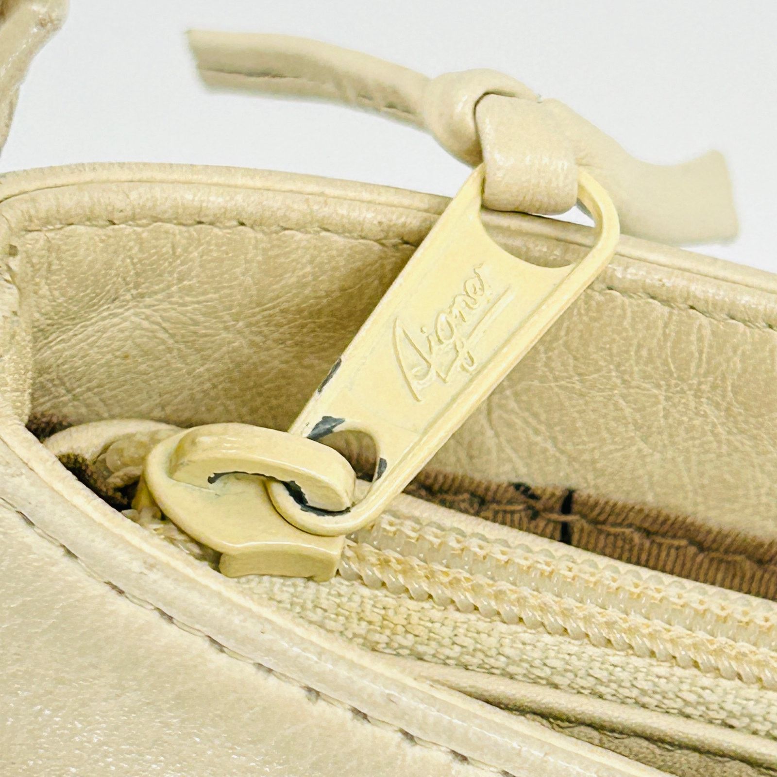 Etienne Aigner Vintage 80s Cream Genuine Leather Minimalist Handbag Size ONE SIZE - 5 Thumbnail