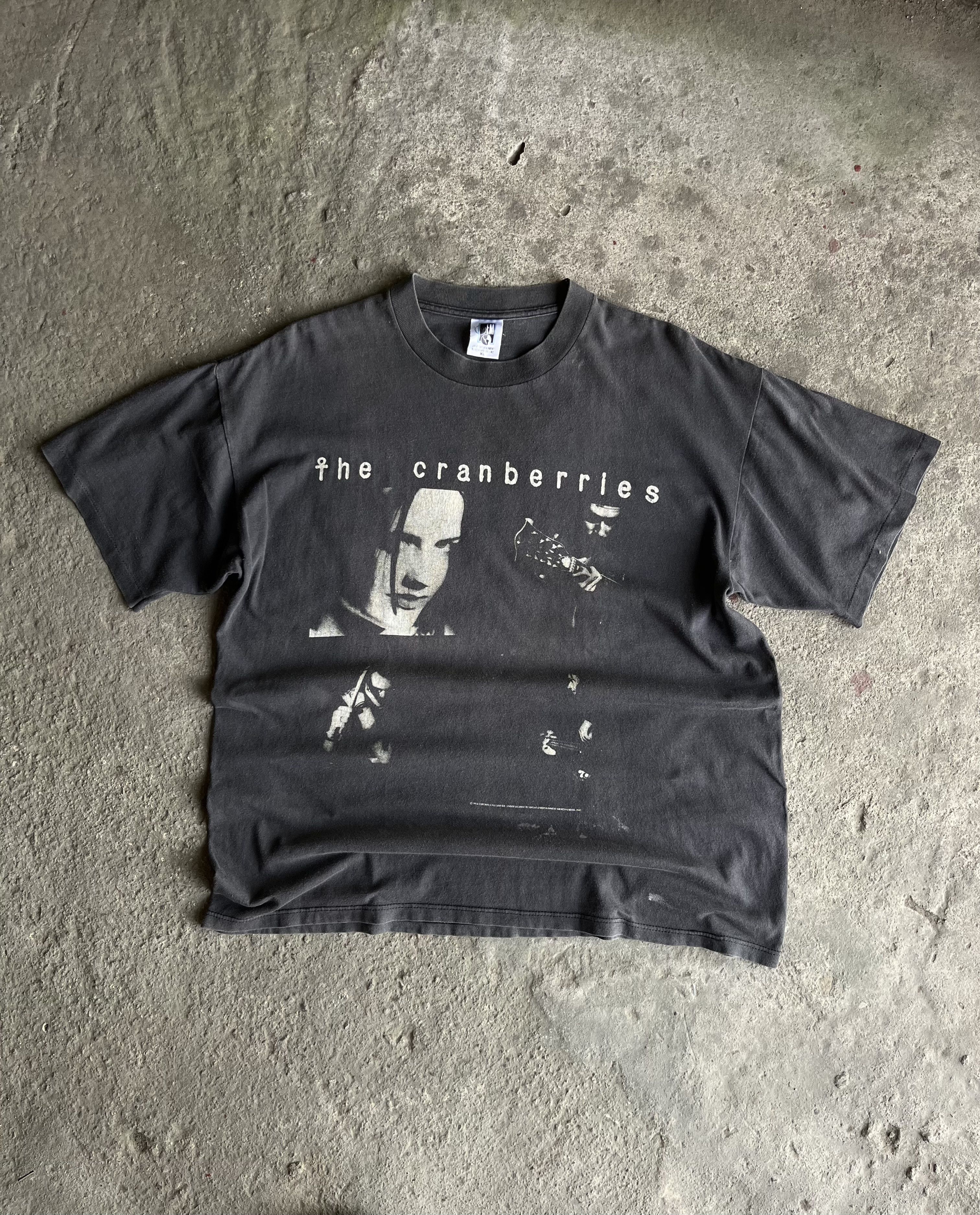 Band Tees The Cranberries Debut Album Size US XL / EU 56 / 4 - 3 Thumbnail