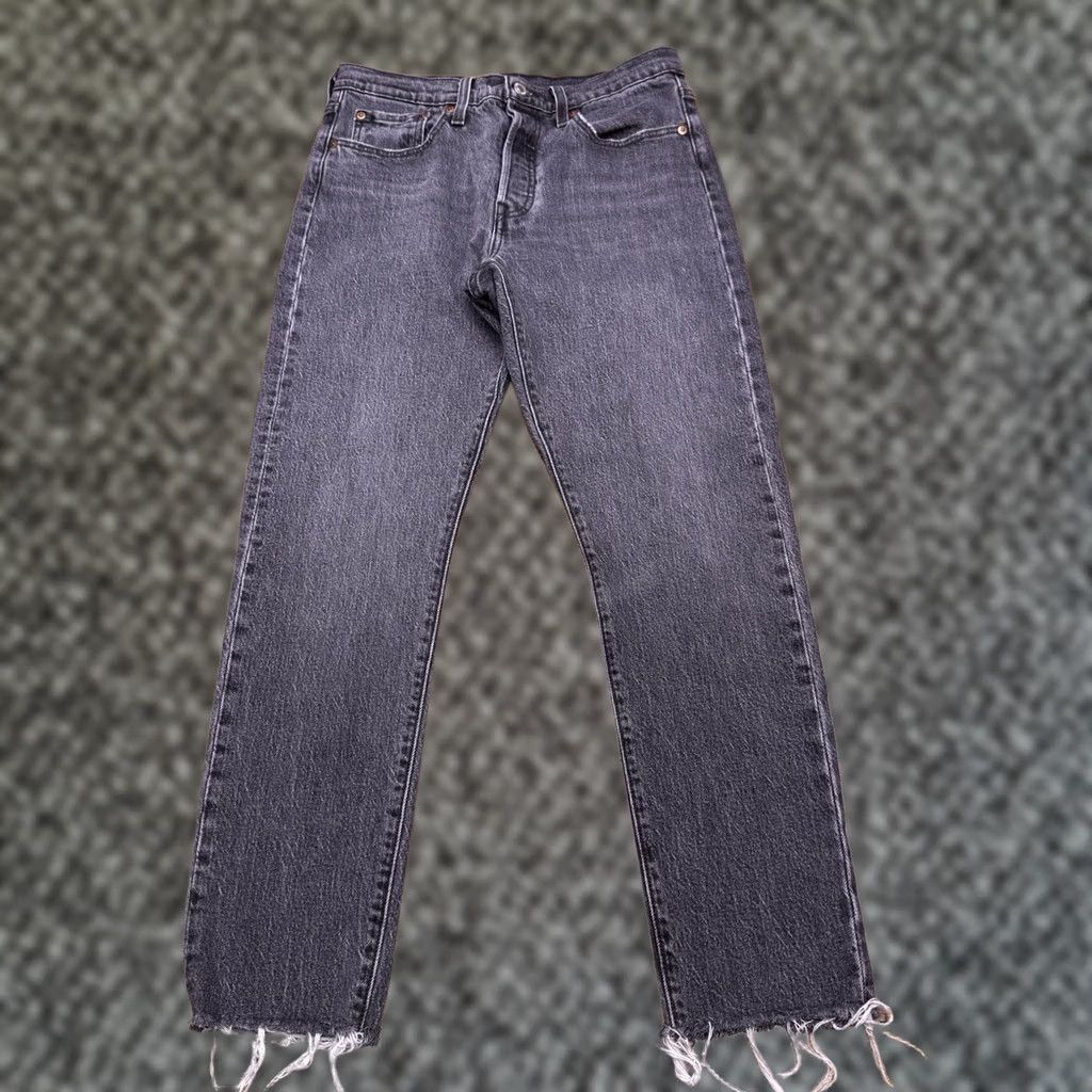 Levi's Levi's 501 Jeans Skinny Black 28x28 High Rise Button Fly Non Stretch Denim 5-Pocket Womens Slim Regular Mens 90s Vintage N/A Size 28" / US 6 / IT 42 - 1 Thumbnail