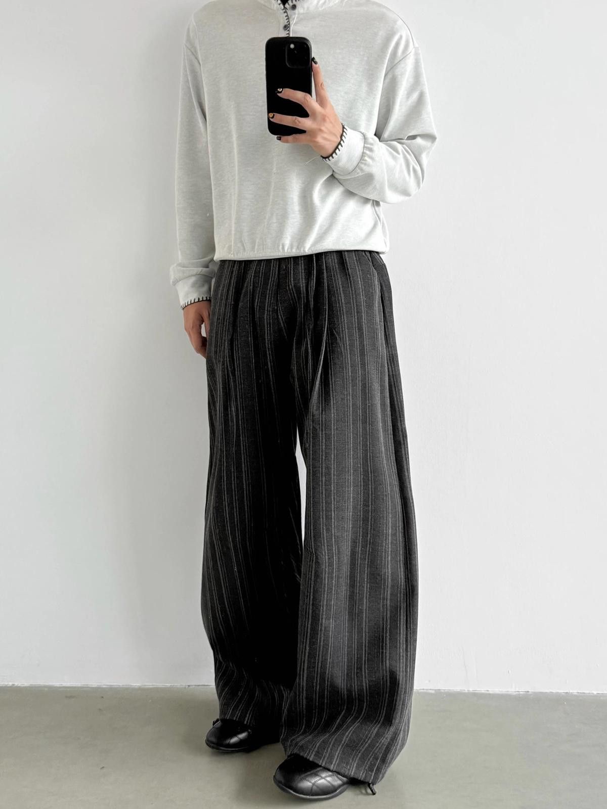 Vintage Black Pinstripe Wide Leg Pants, Loose Fit Trousers Size US 28 / EU 44 - 2 Thumbnail