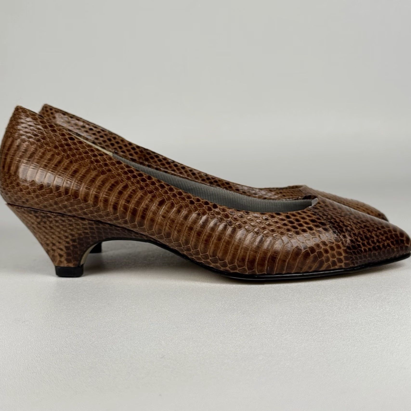Skin VINTAGE Snake Skin Brown Leather Pumps Heels Womens 8 M Size US 8 / IT 38 - 2 Thumbnail