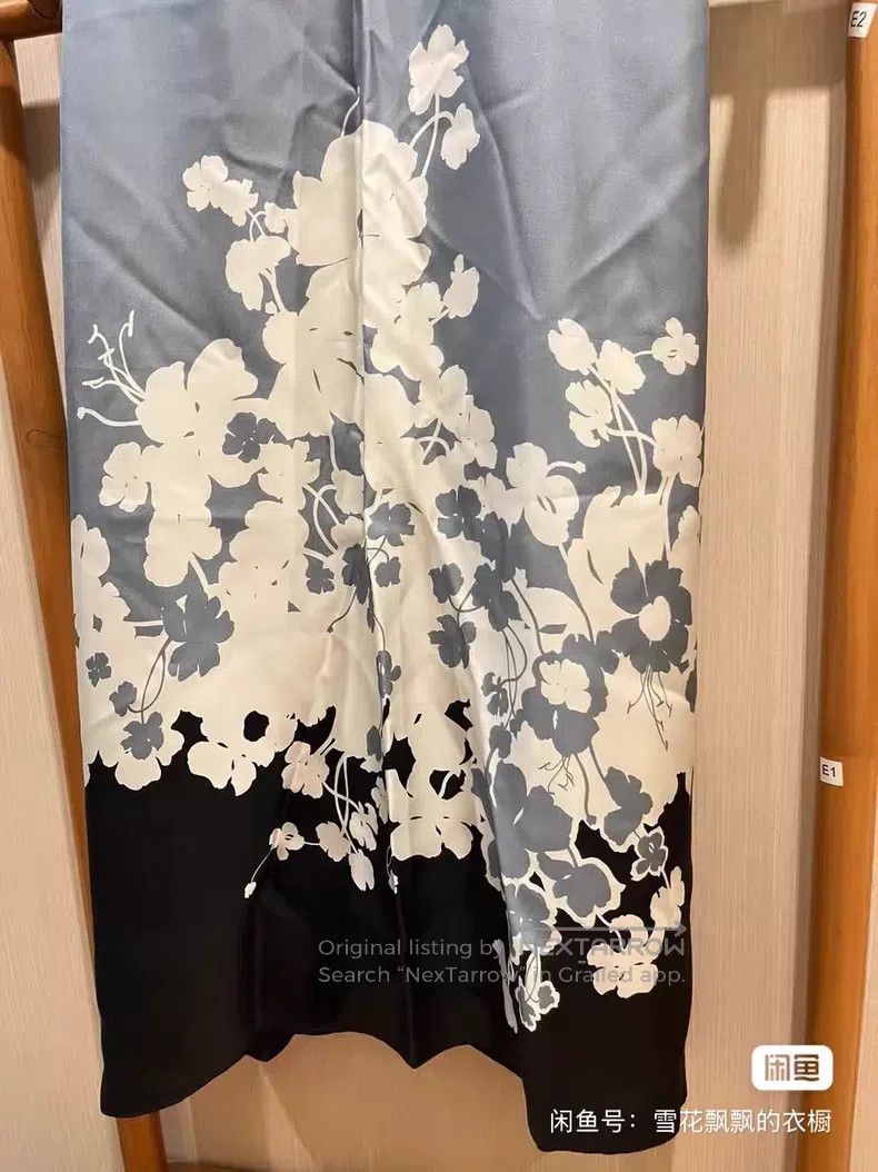 Loro Piana Loro Piana Floral Silk Half Skirt Size 25" / US 0 / IT 36 - 5 Thumbnail