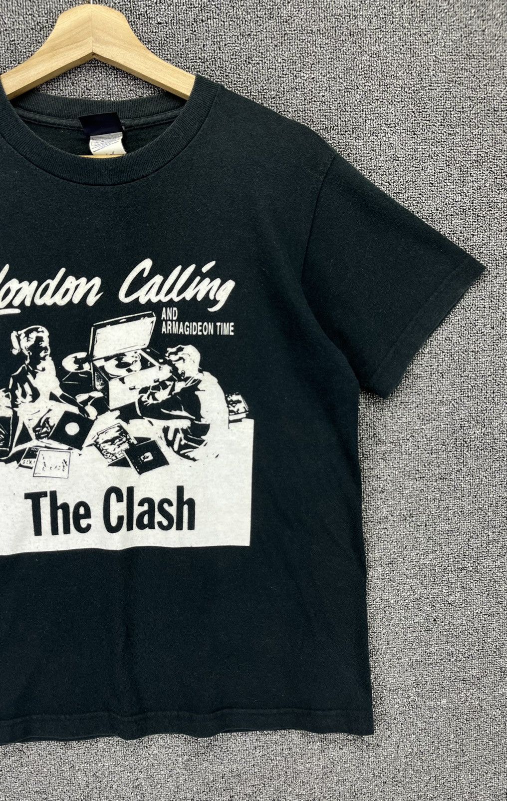 Band Tees The Clash London Calling Punk Rock Band Tees T Shirts Size US S / EU 44-46 / 1 - 4 Thumbnail