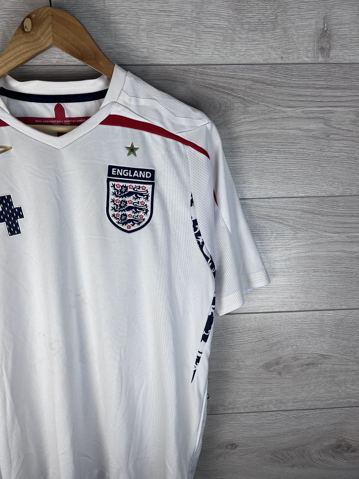 Umbro Vintage football t-shirt Umbro England #4 Gerrard size M 07s Size US M / EU 48-50 / 2 - 4 Thumbnail