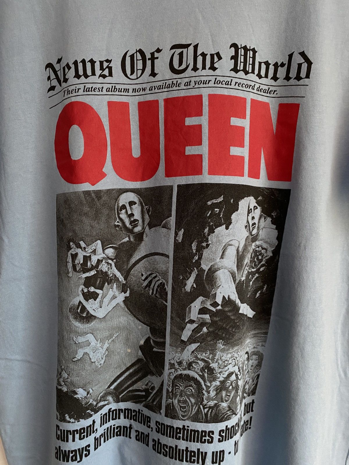 Band Tees × Vintage Queen "News Of The World" Album Band Tee Size US XL / EU 56 / 4 - 2 Thumbnail