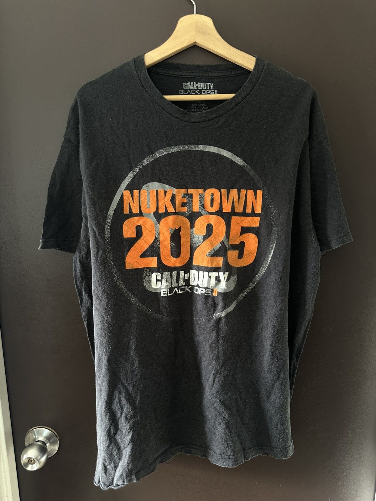 Playstation × Vintage Vintage 2012 Call Of Duty “Nuketown 2025” Video Game T-Shirt Size US XL / EU 56 / 4 - 2 Thumbnail
