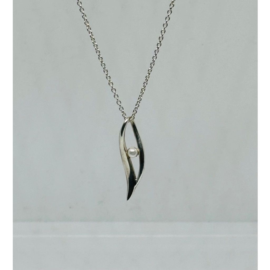 Other Kit Heath Sterling Pearl Leaf Pendant Necklace KH 18" Size ONE SIZE - 2 Thumbnail
