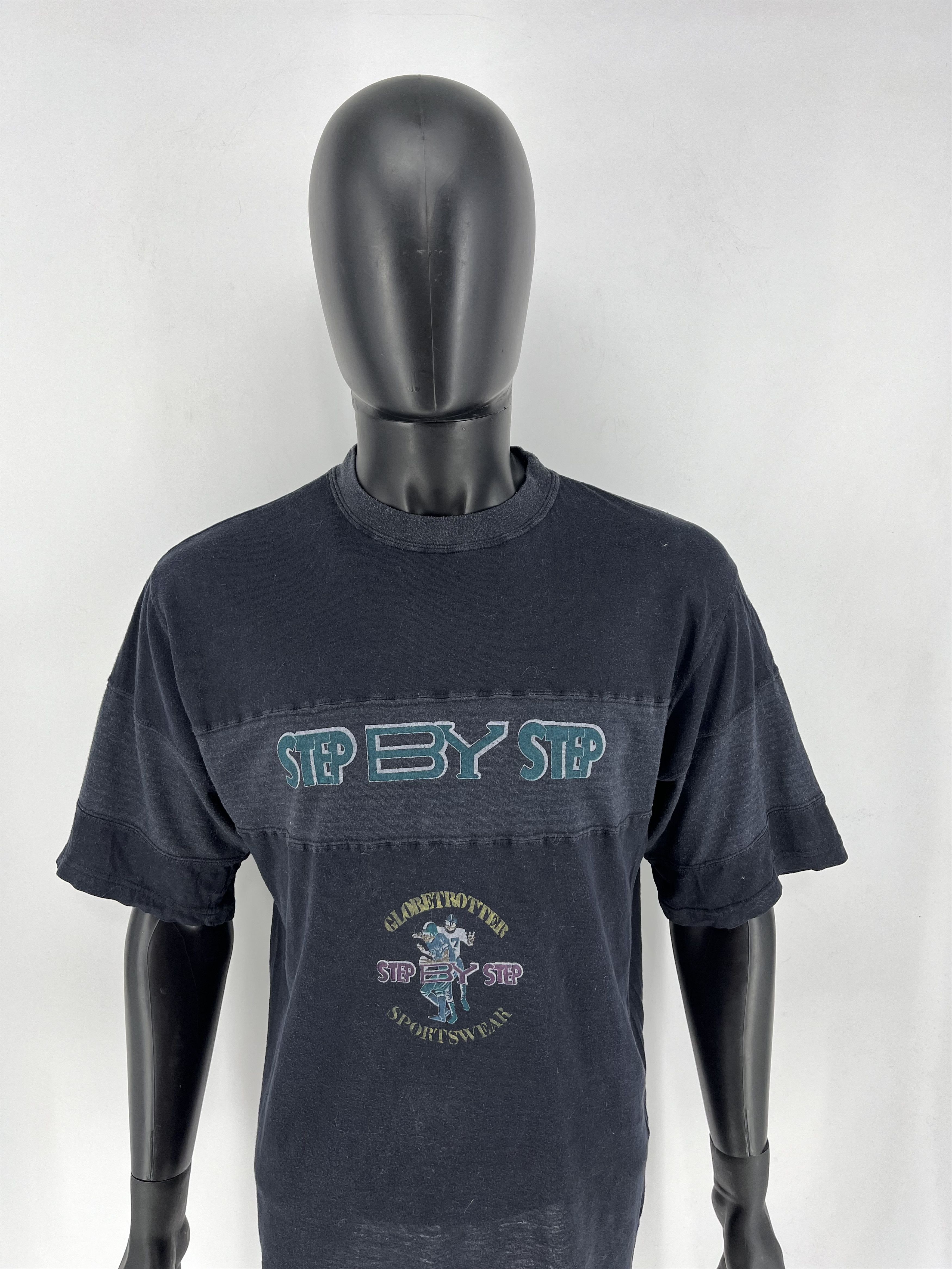 Sports Specialties Vintage "globetrotter step by step sportswear" TShirt Size M Size US M / EU 48-50 / 2 - 5 Thumbnail