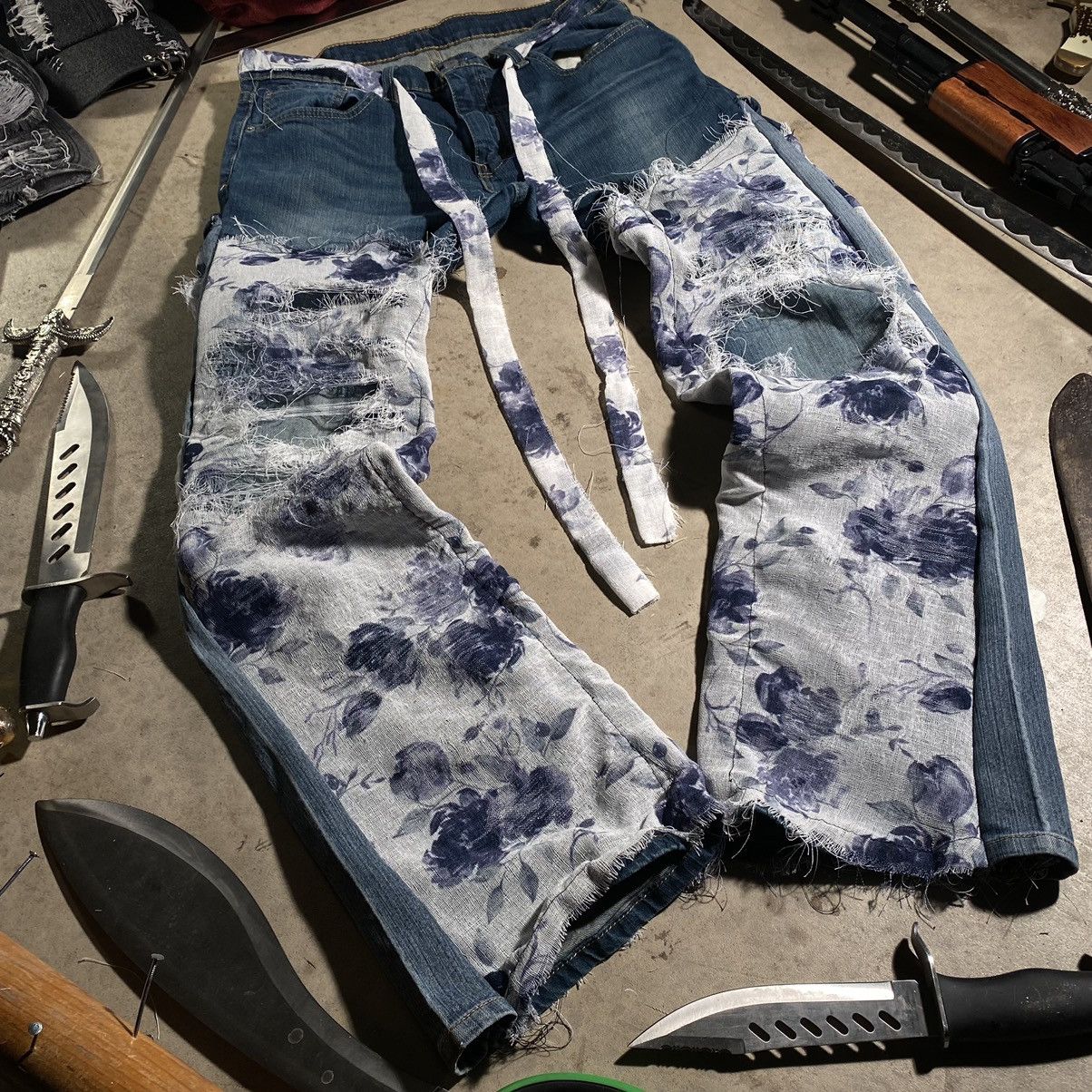Other Floral Slasher Jeans Size US 33 - 3 Thumbnail