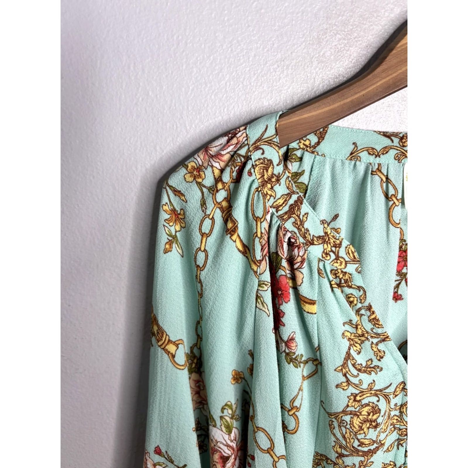 Vintage Fig and Flower Blouse Womens Medium Blue Floral Chain Print Button Up Boho Top Size M / US 6-8 / IT 42-44 - 2 Thumbnail