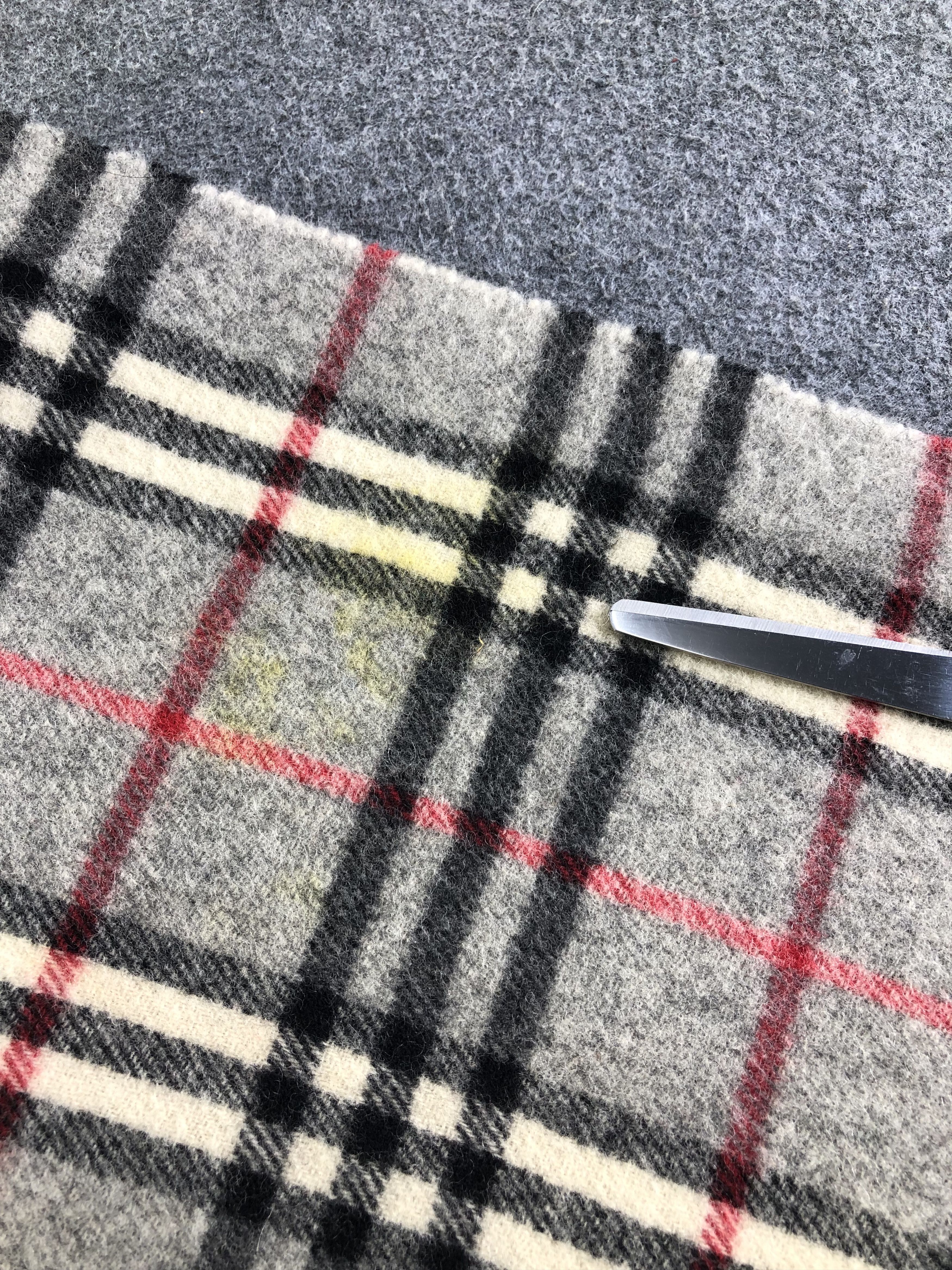 Burberry Burberry Scarf / Muffler / Neckwear Size ONE SIZE - 6 Thumbnail