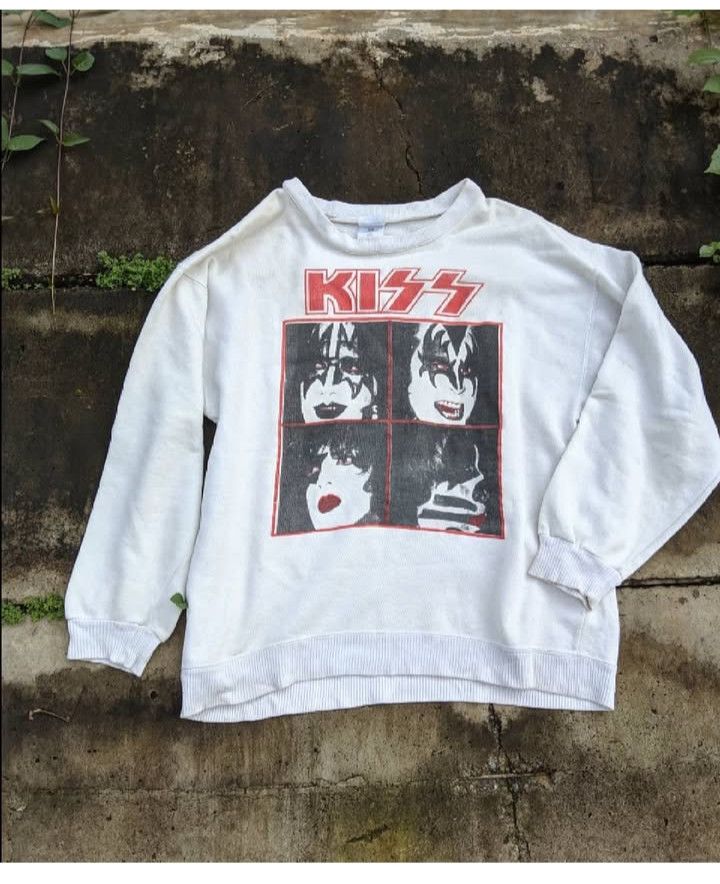 KISS 🌹vtg Kiss Sweatshirt L Motley Crue Guns N Roses Metallica Size US L / EU 52-54 / 3 - 1 Thumbnail
