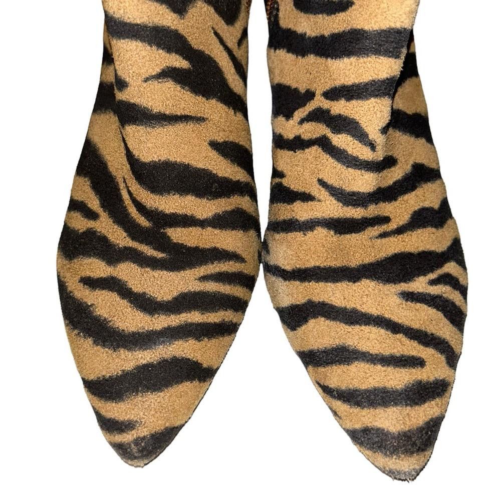 Designer Marc Fisher l Parana Tiger Striped Booties Size 6 Size US 6 / IT 36 - 4 Thumbnail