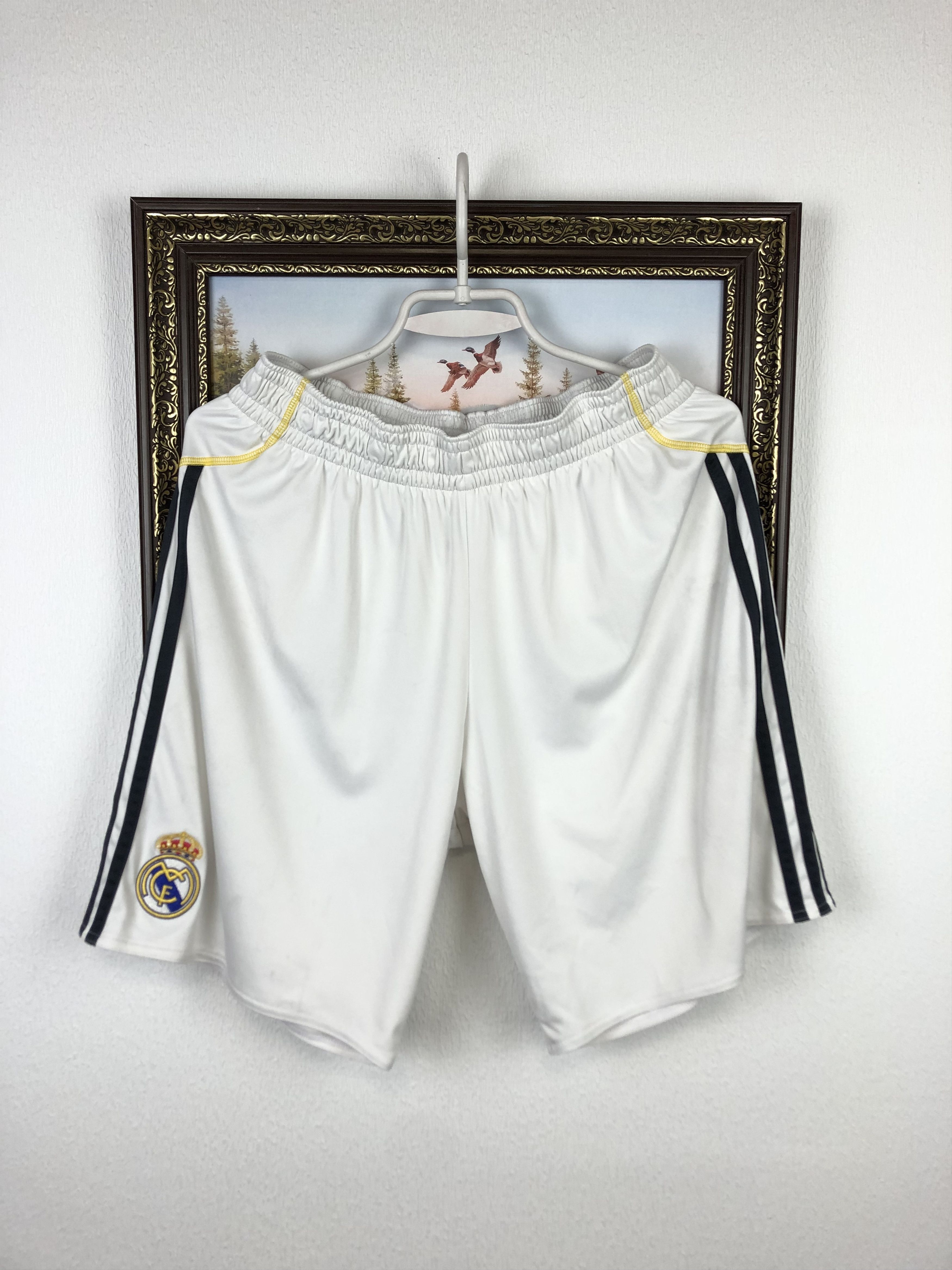 Adidas Vintage Adidas Real Madrid Football Shorts Soccer White L Size US 34 / EU 50 - 1 Thumbnail