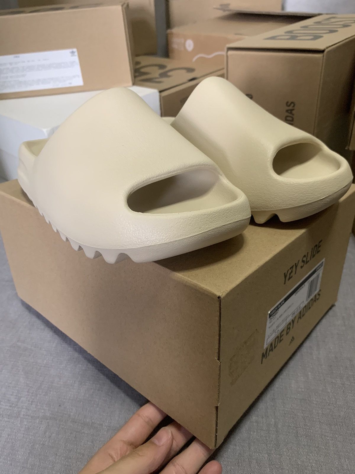 Adidas × Yeezy Adidas Yeezy Slide Bone Size US 7 / EU 40 - 2 Thumbnail