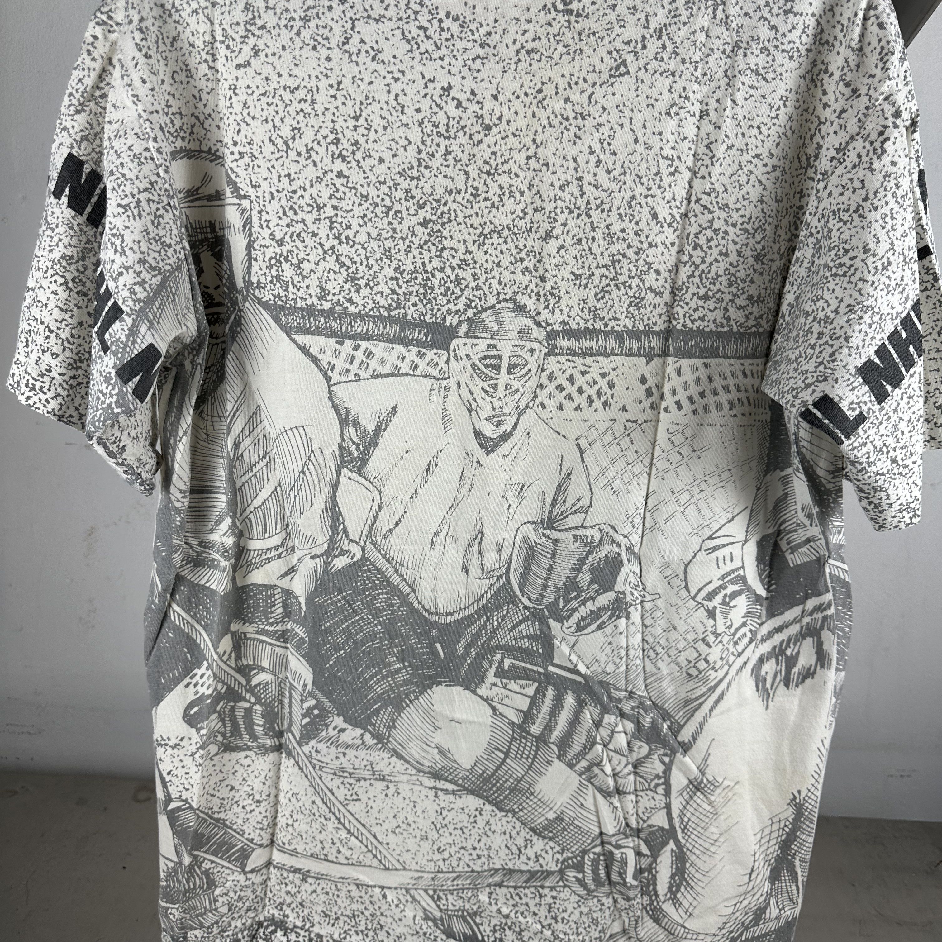 Vintage Vintage 90s Chicago Blackhawks Hockey NHL AOP T-shirt Size US L / EU 52-54 / 3 - 4 Thumbnail