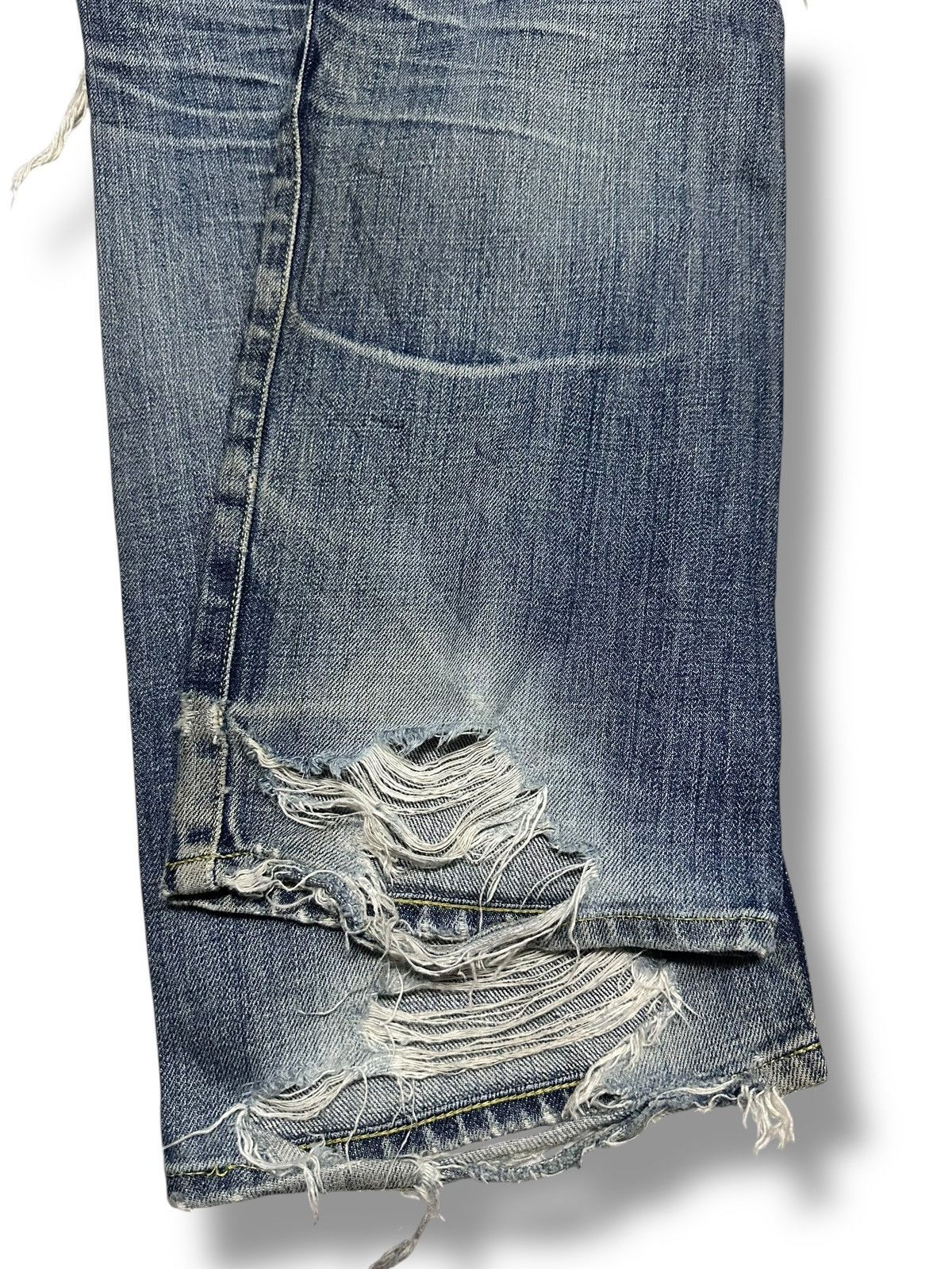 Uniqlo Vintage Uniqlo Distressed Ripped Jean Baggy Loose Faded Wash Size US 32 / EU 48 - 7 Thumbnail