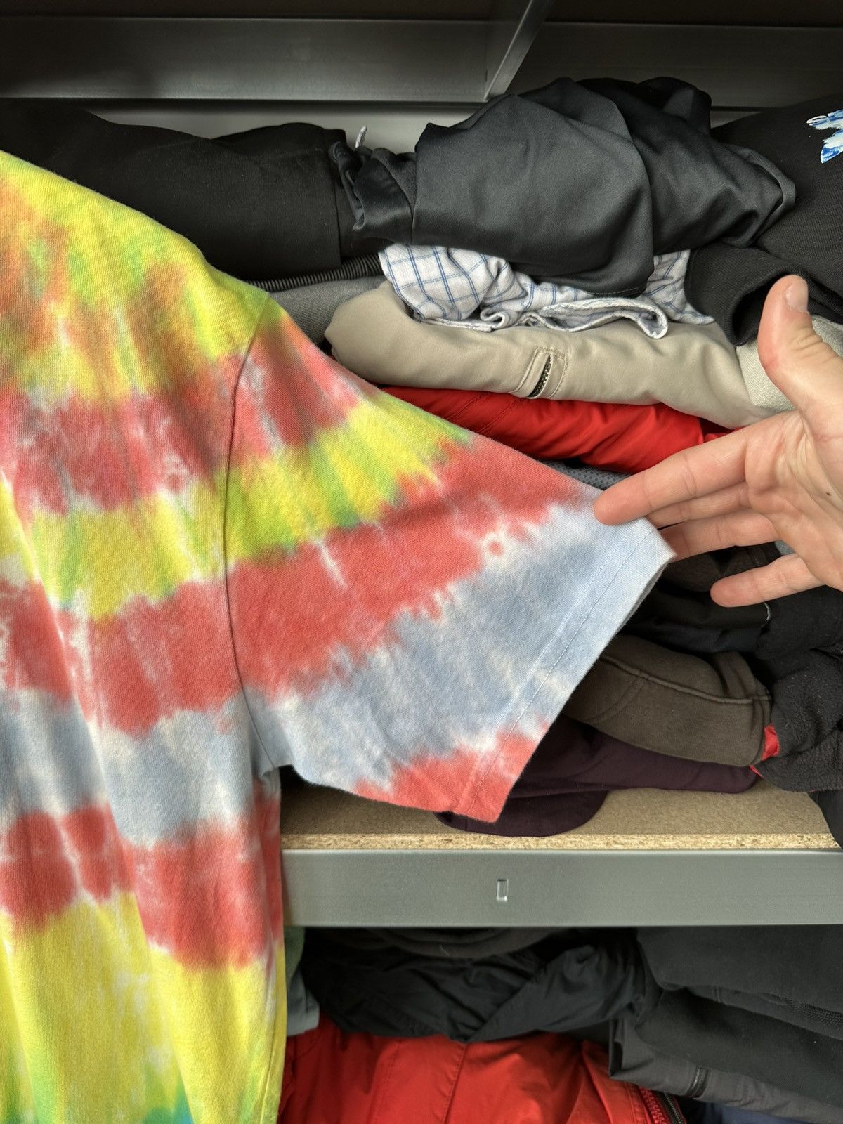 Supreme Supreme T-Shirt Loved By The Children Logo Tie Dye Y2K Tee Size US M / EU 48-50 / 2 - 8 Thumbnail