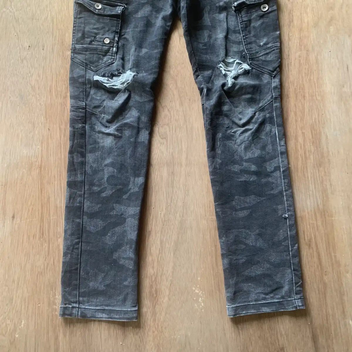 Japanese Brand CAMOUFLAGE 28x31 TROUSERS JAPANESE VINTAGE RIPPED CARGO PANT Size US 28 / EU 44 - 6 Thumbnail