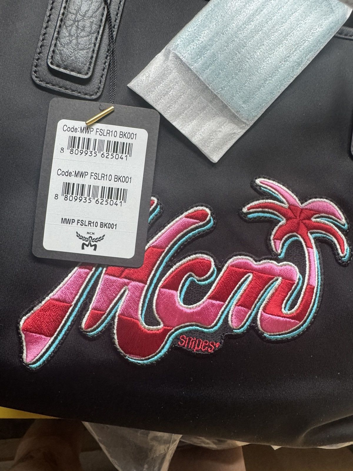 MCM Mcm Black Embroidered Logo Tote Zip Closure Shoulder Strap Size ONE SIZE - 11 Thumbnail