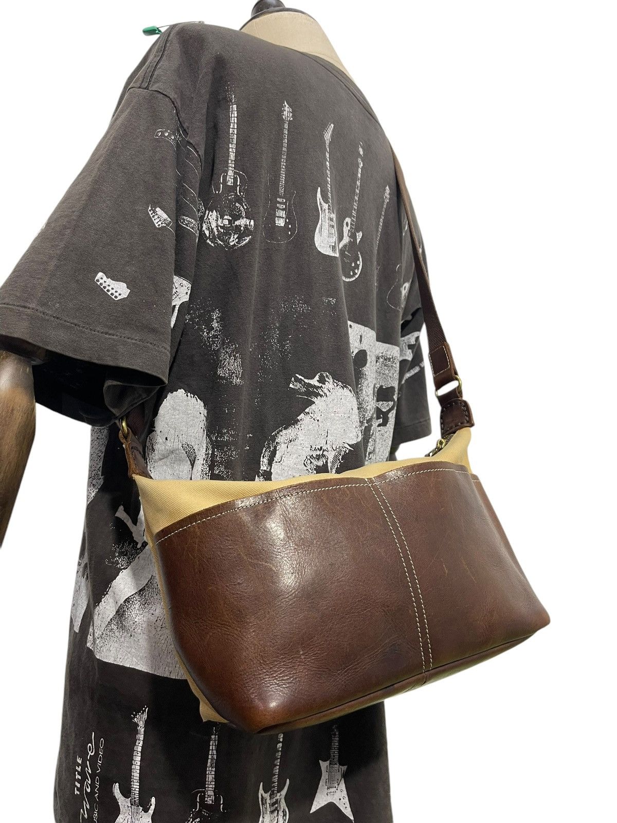 Japanese Brand Leather Patina Cotton Paquet Cross Body Bag 4🟩 Size ONE SIZE - 2 Thumbnail