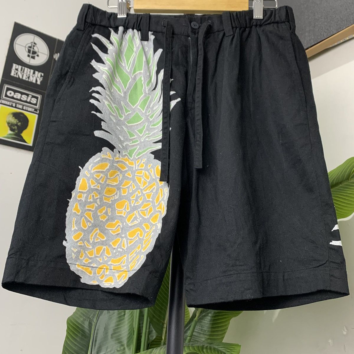 Issey Miyake 🇯🇵Issey Miyake Men🇯🇵 pinapple Painted Short pants Size US 31 - 3 Thumbnail