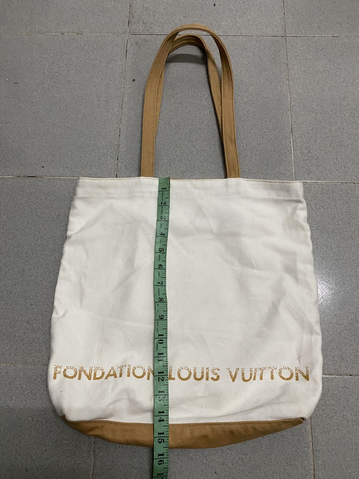 Louis Vuitton Fondation Louis Vuitton totebag Size ONE SIZE - 7 Thumbnail