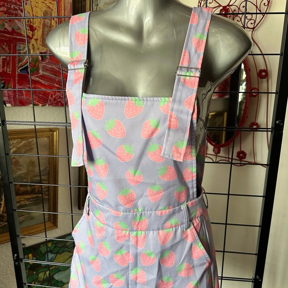 Other in control purple strawberry print overalls shorts Size 26" / US 2 / IT 38 - 2 Thumbnail
