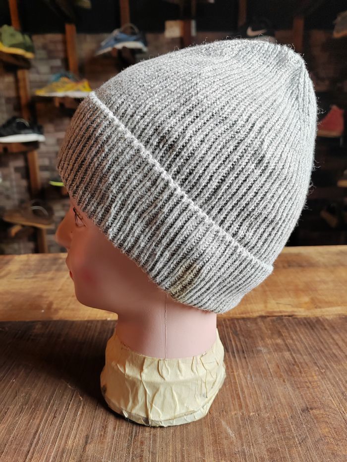 Gap Vintage GAP Snowcap Beanie Size ONE SIZE - 1 Thumbnail