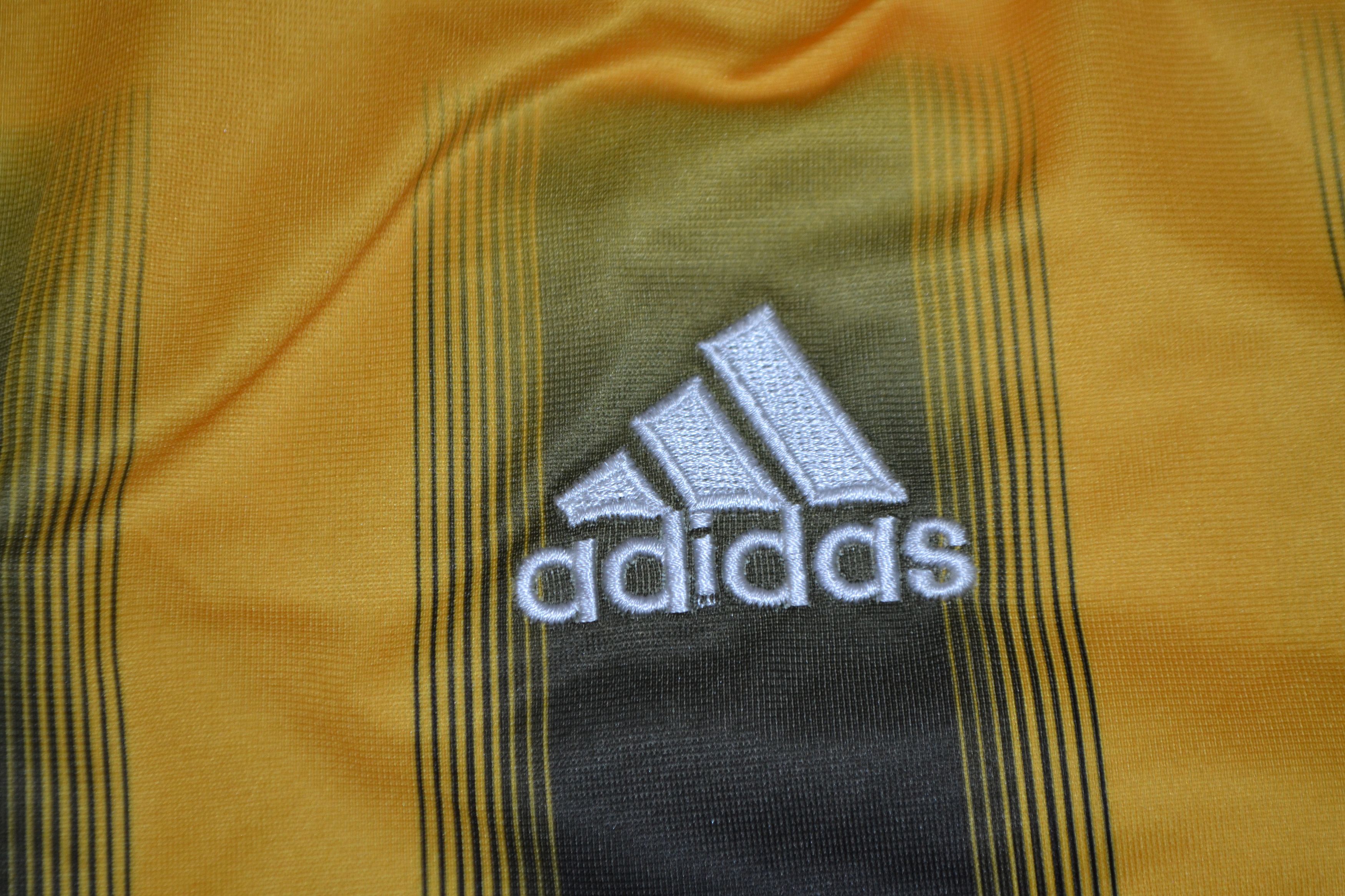 Adidas Vintage Adidas Template 2004 Soccer Jersey Shirt Trikot Size US M / EU 48-50 / 2 - 4 Thumbnail