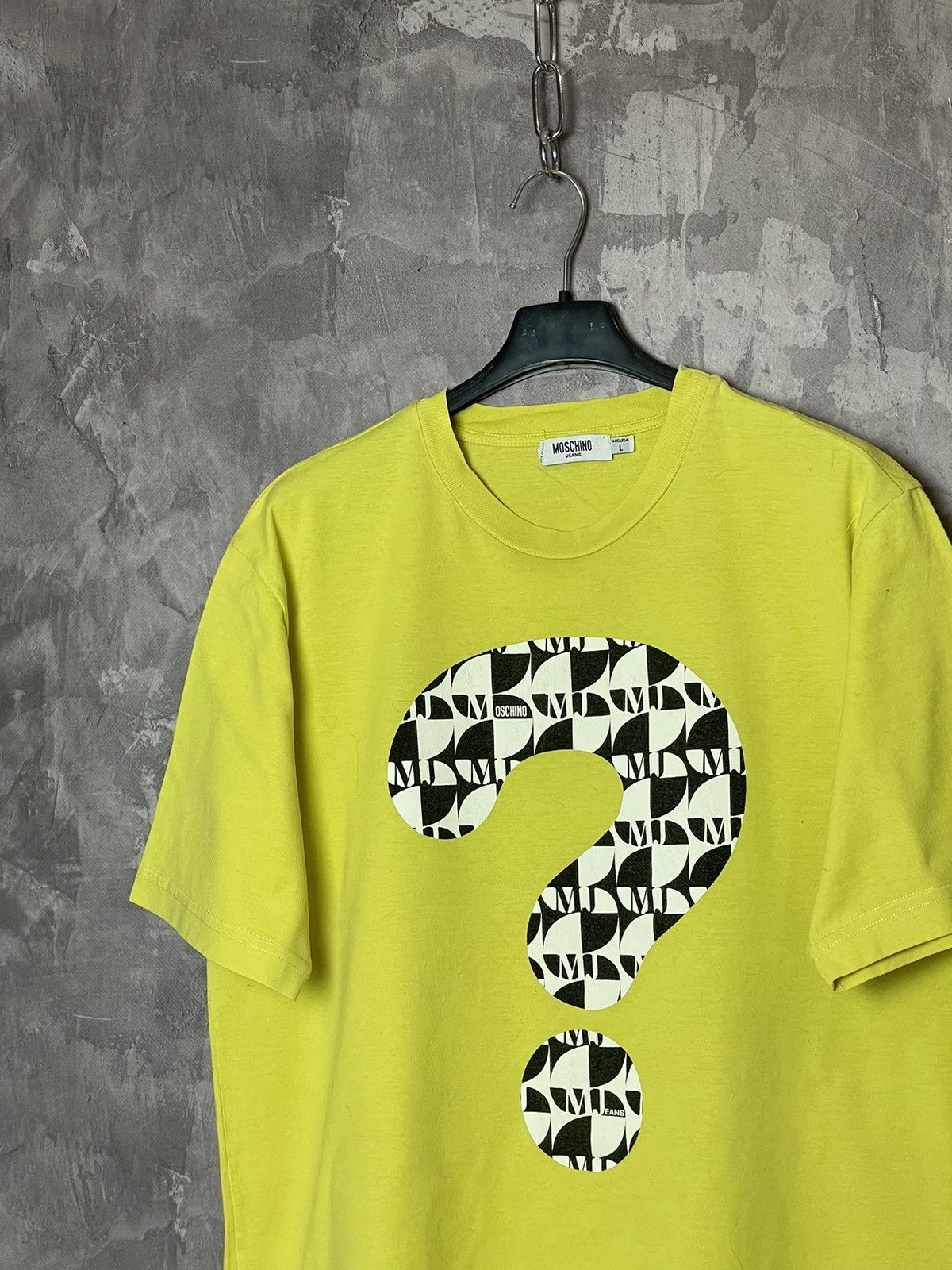 Designer × Moschino × Vintage Vintage Moschino Jeans Question Mark t shirt Size US L / EU 52-54 / 3 - 2 Thumbnail