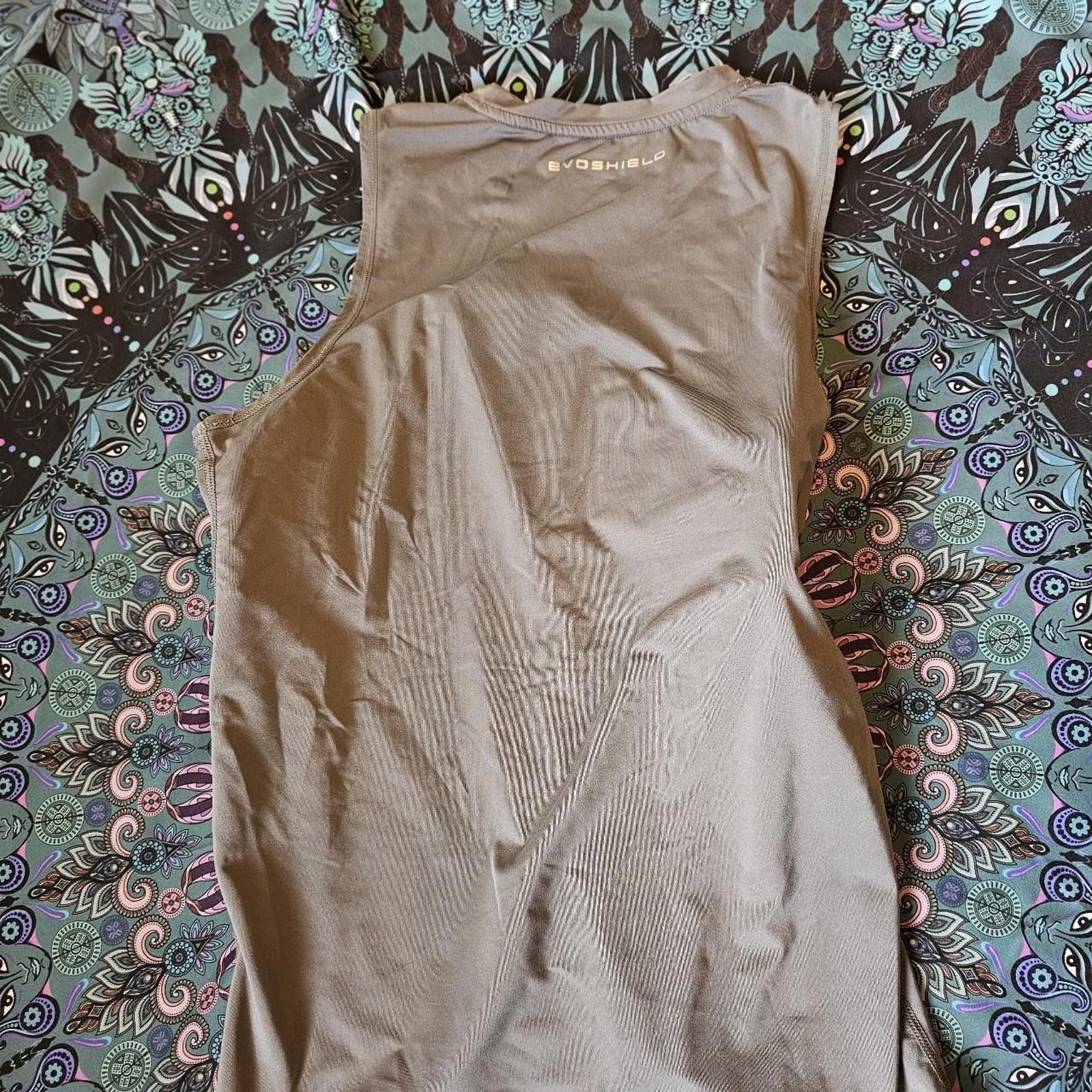 Designer Men's Evo Shield Baseball Heart Shield Grey Shirt Size US L / EU 52-54 / 3 - 4 Thumbnail