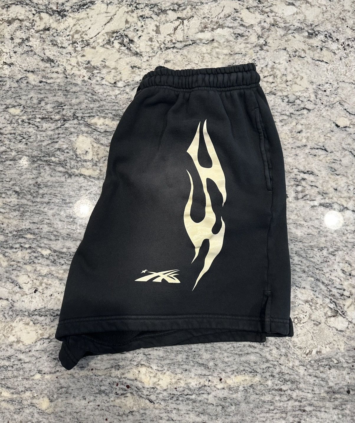 HELLSTAR Hellstar Sports Flame Shorts Size US 36 / EU 52 - 2 Thumbnail