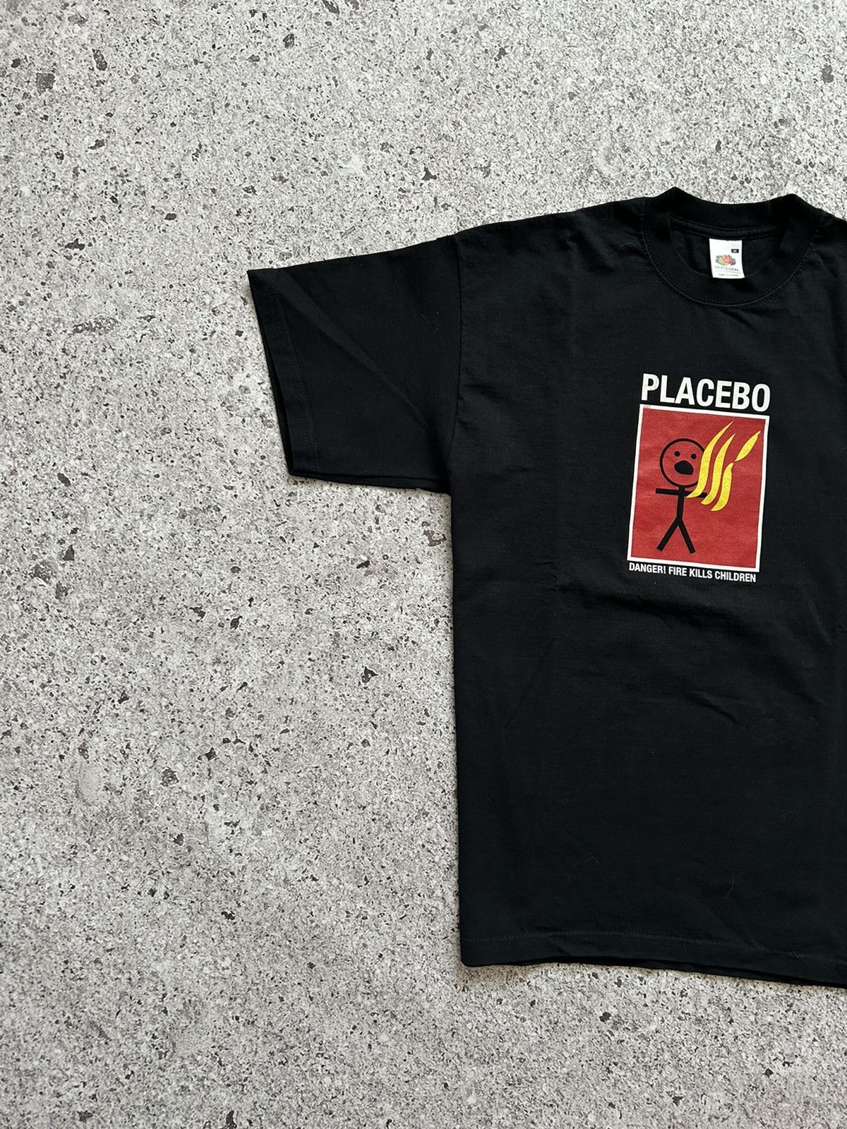 Band Tees × Vintage Vintage 00s Placebo Danger! Fire Kills Children Rock T-Shirt Size US M / EU 48-50 / 2 - 3 Thumbnail