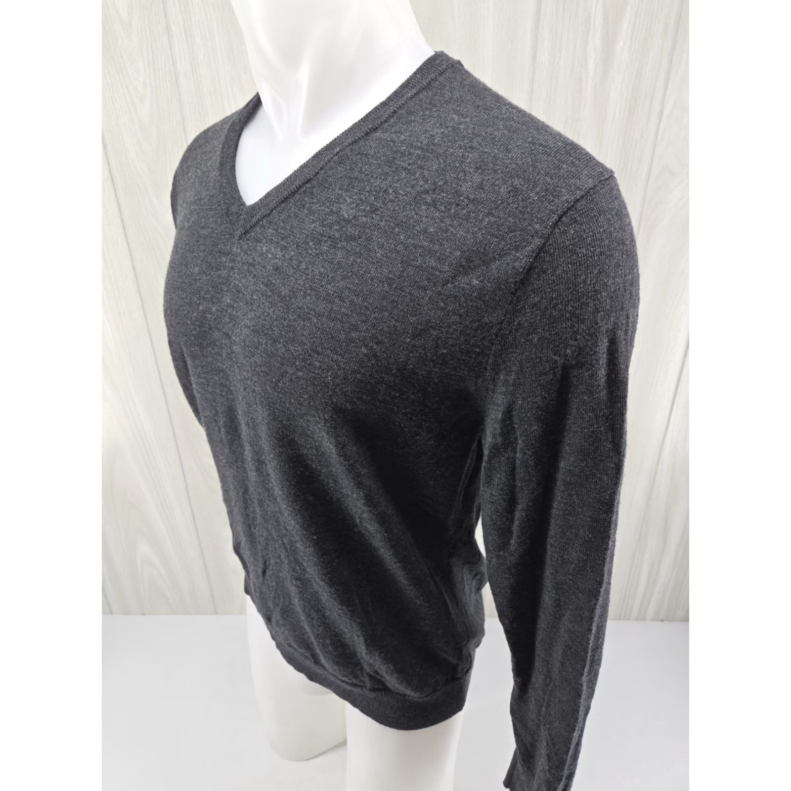 J.Crew J.Crew Merino Wool V Neck Charcoal Gray Sweater Slim Fit Men’s Large Size L Pullover Knit Shirt Size US L / EU 52-54 / 3 - 4 Thumbnail