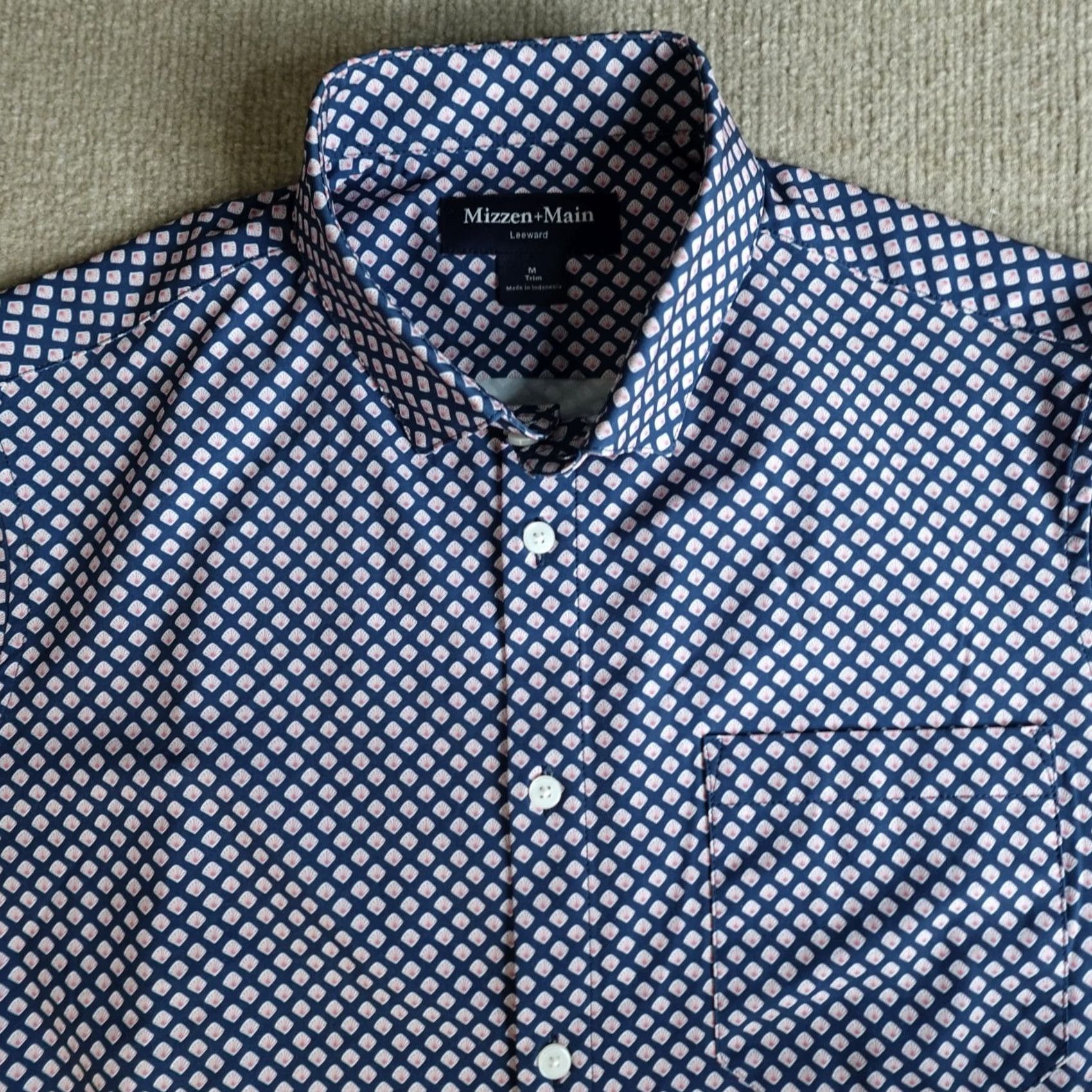 Mizzen+Main Mizzen+Main Shirt Medium Blue Trim Short Sleeve Pocket Button-Up Geometric Pattern Men Regular XS? Size US M / EU 48-50 / 2 - 2 Thumbnail